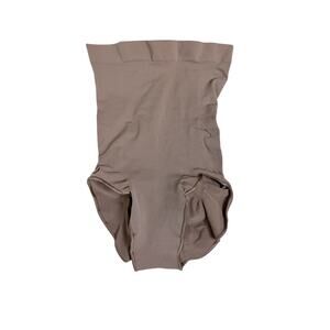 SKIMS Sand Seamless Sculpt High Waisted Shapewear - Women’s Size Medium NWOT Tan